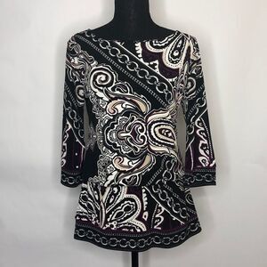 White House Black Market woman’s top